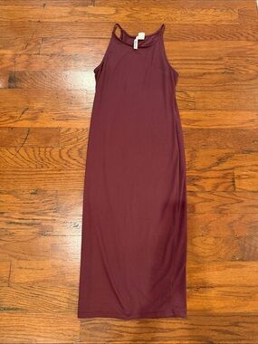 Sleeveless Midi Dress in Burgundy — Minimal High-Neck Silhouette